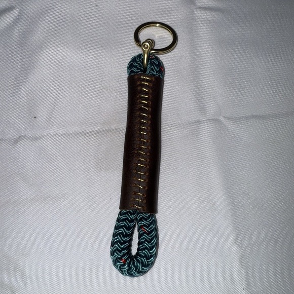 WILDWOOD OYSTER CO. ROPE AND LEATHER KEYCHAIN BROWN LEATHER TEAL ROPE - Picture 4 of 7